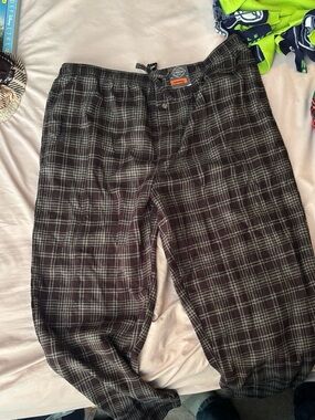 St John’s Bay Men's Black Plaid Lounge Pants - Unbranded